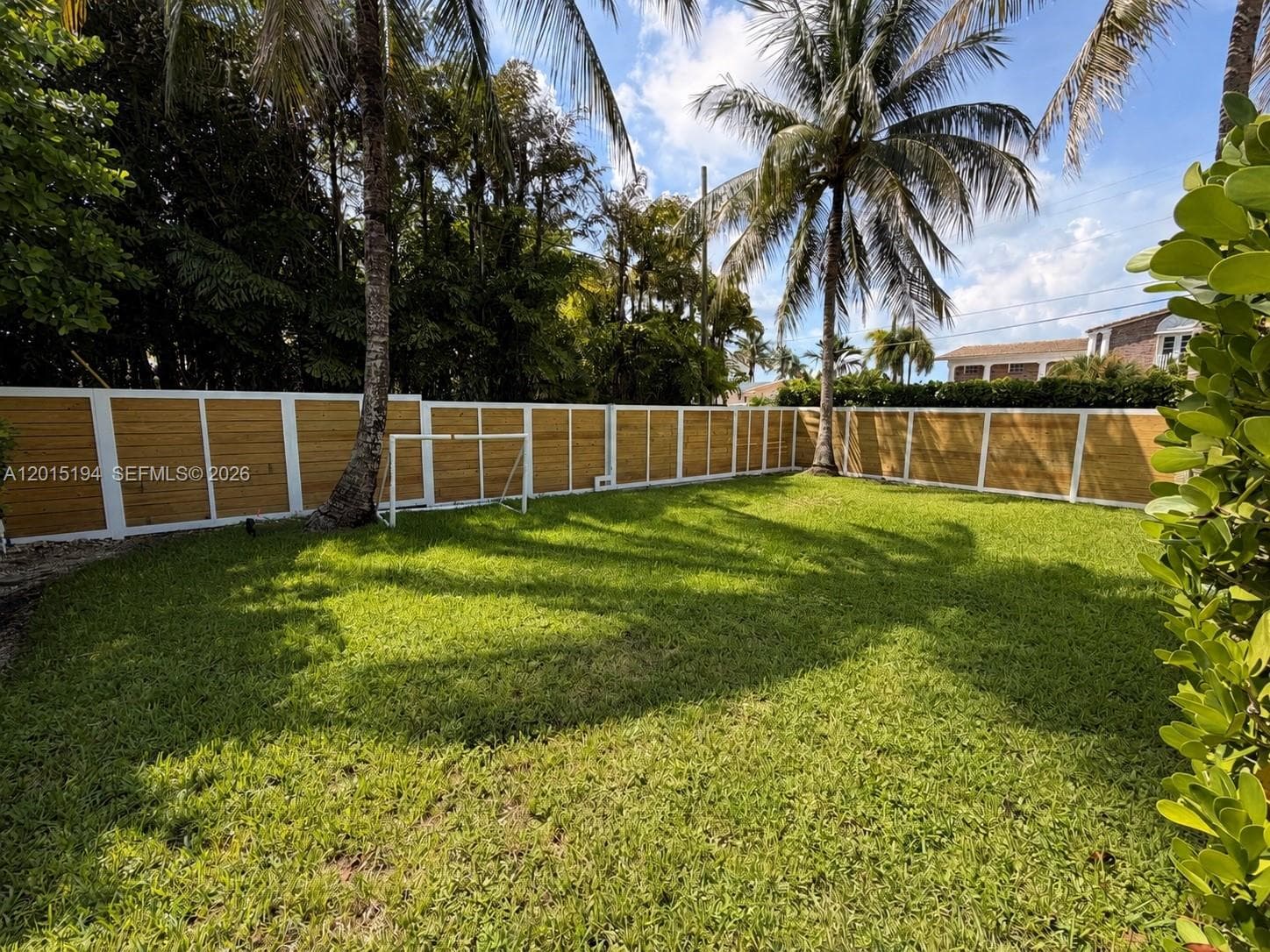 11445 N Bayshore Dr photo 33