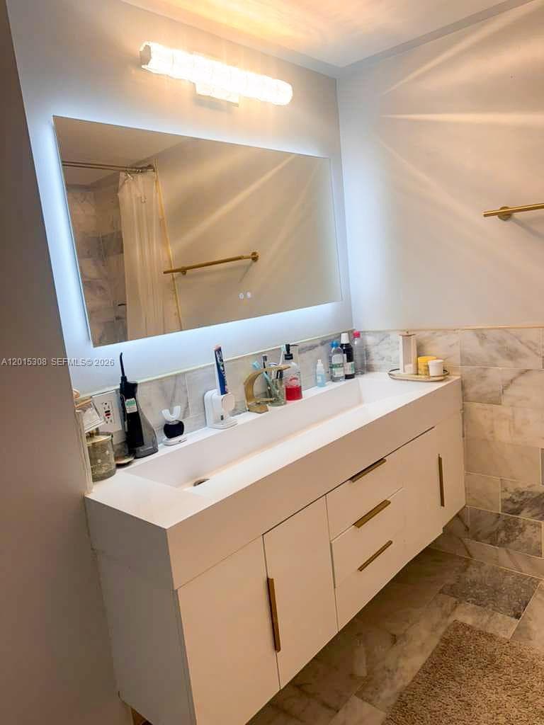 OLYMPUS CONDO PHASE · #106 in Hallandale Beach - Photo 8