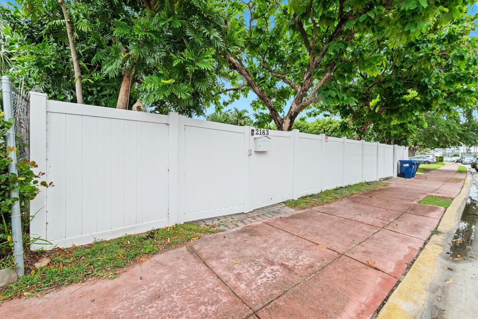 12-web-or-mls-2183-bay-dr