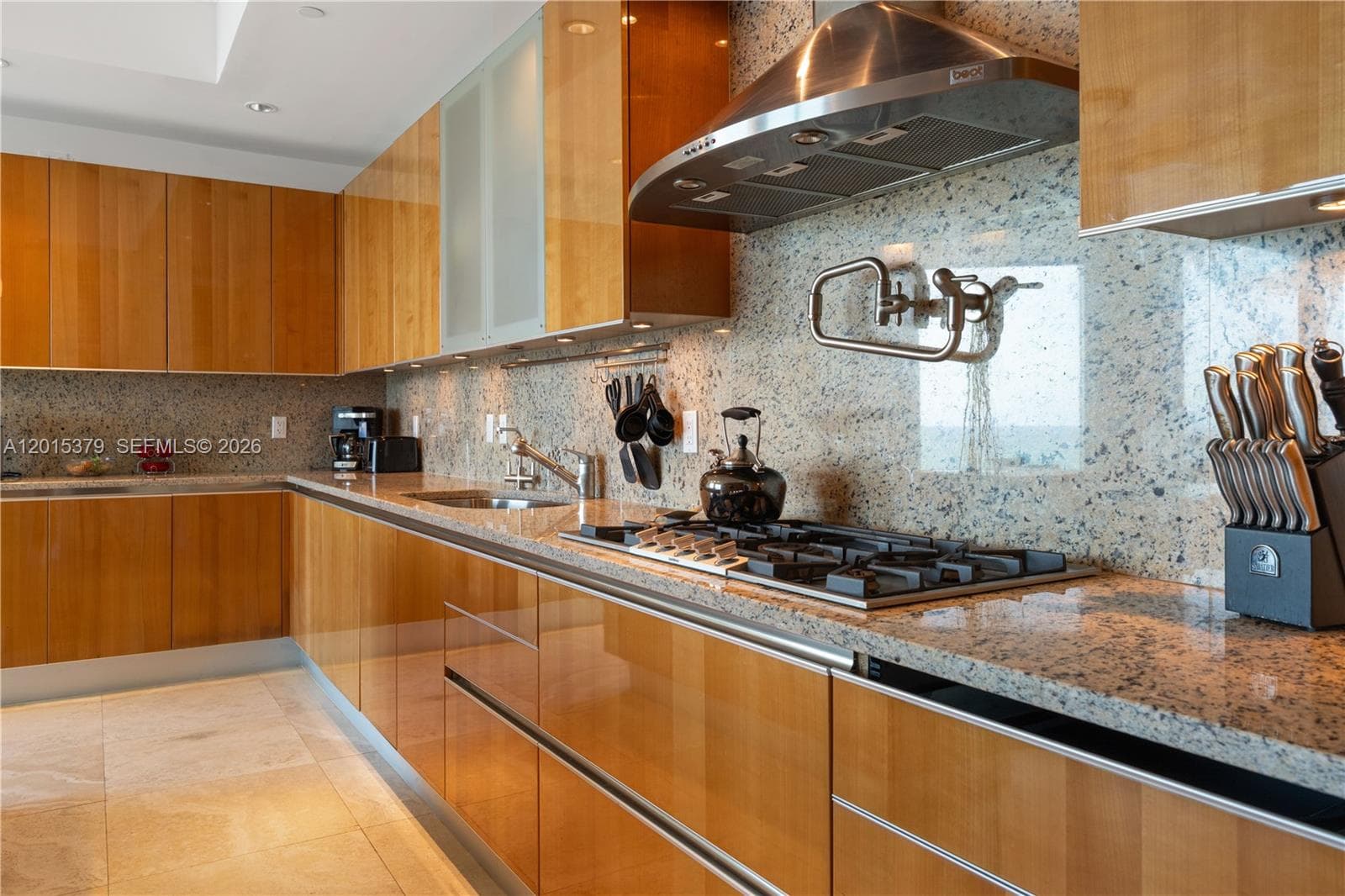 Turnberry Ocean Colony · #704 in Sunny Isles Beach - Photo 13