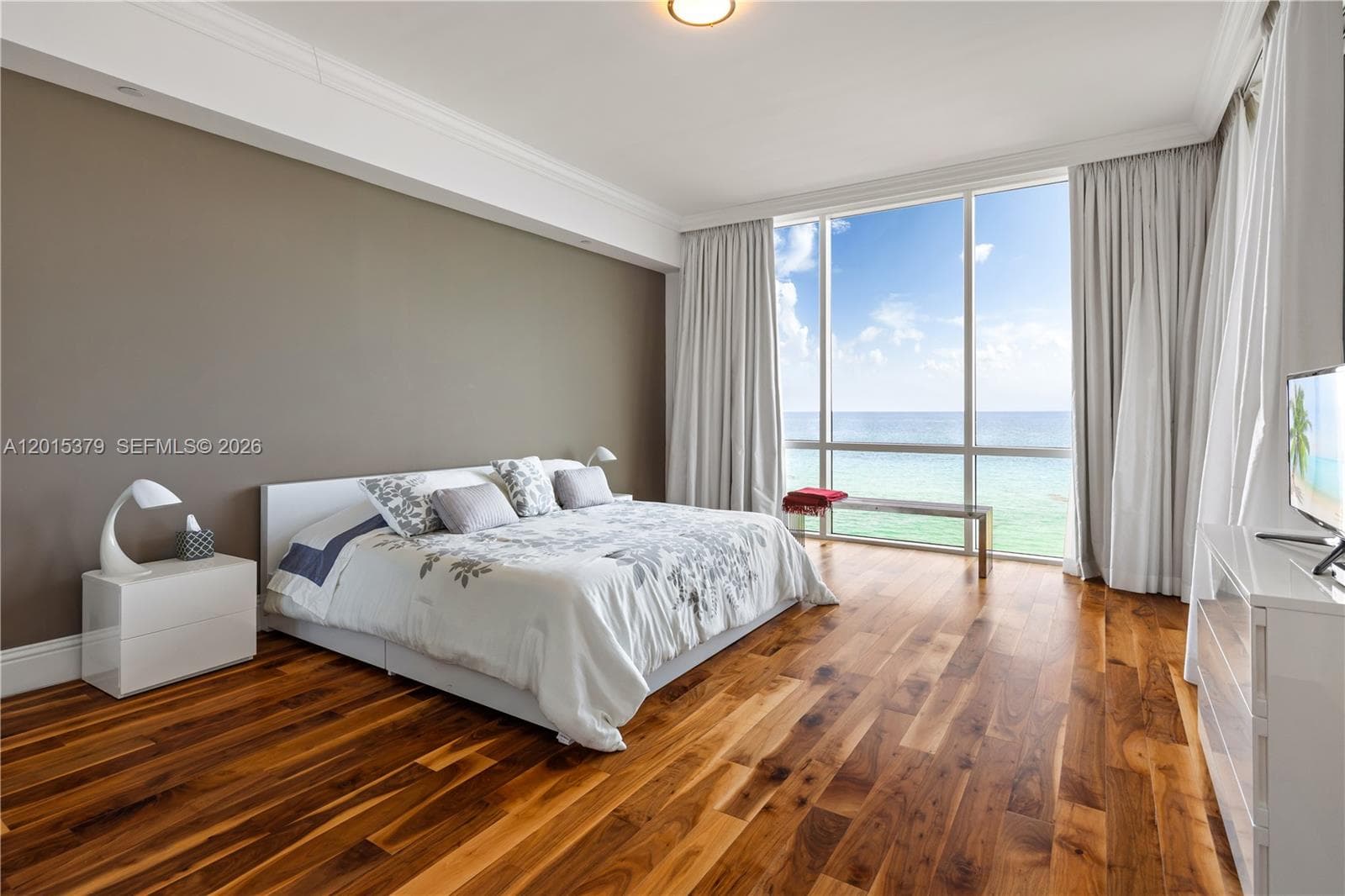 Turnberry Ocean Colony · #704 in Sunny Isles Beach - Photo 16