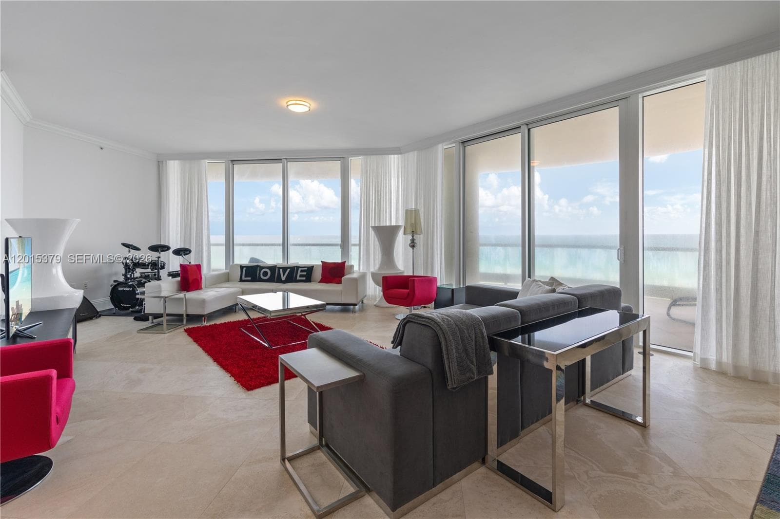 Turnberry Ocean Colony · #704 in Sunny Isles Beach - Photo 4