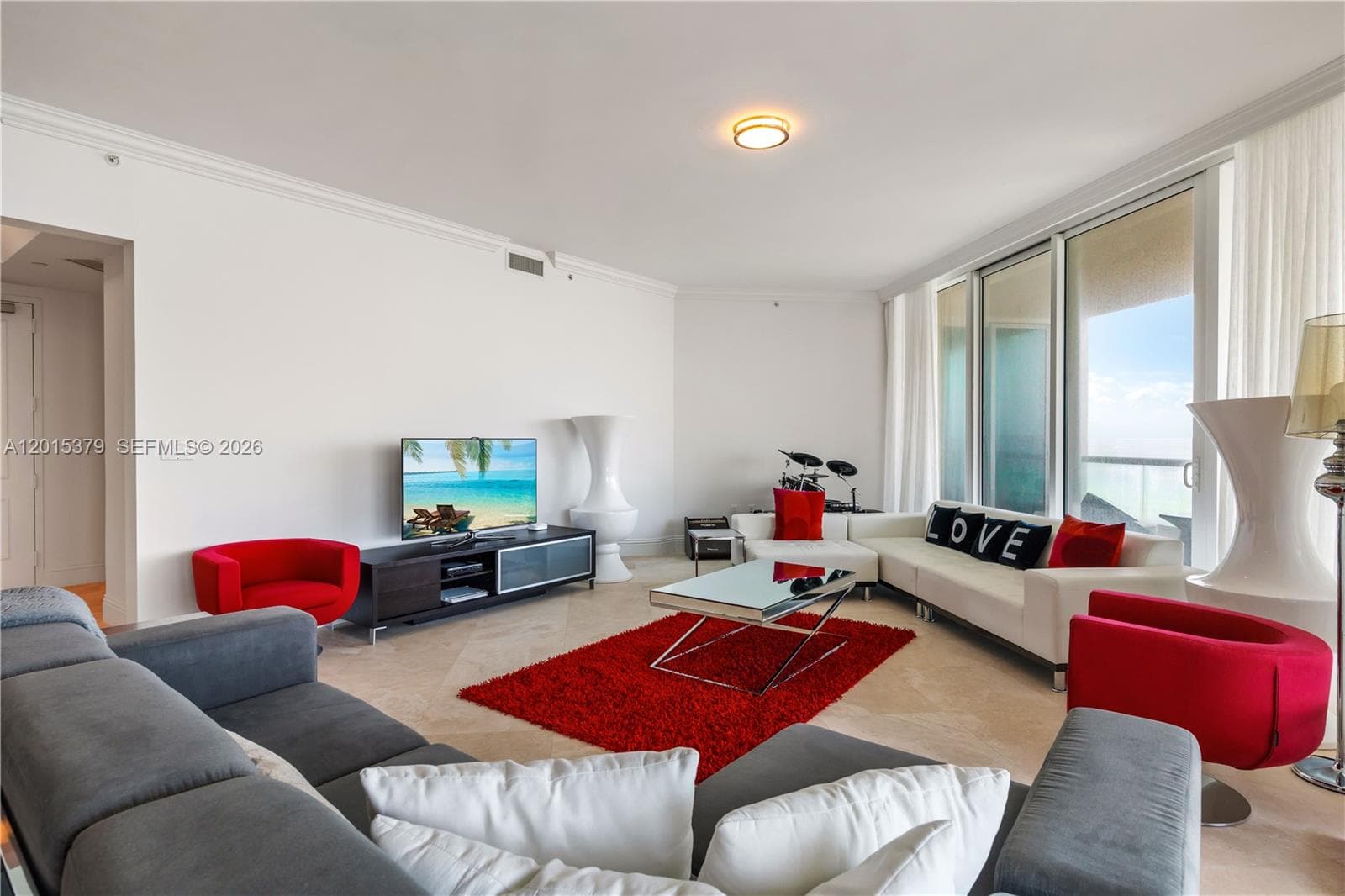 Turnberry Ocean Colony · #704 in Sunny Isles Beach - Photo 8