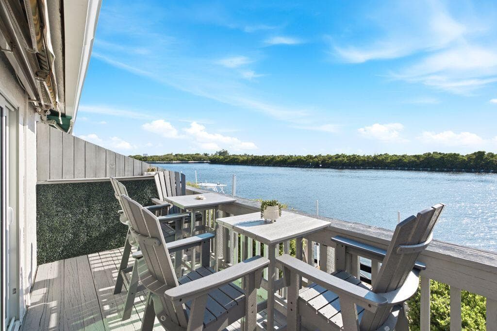 1800 N. ocean upstairs balcony
