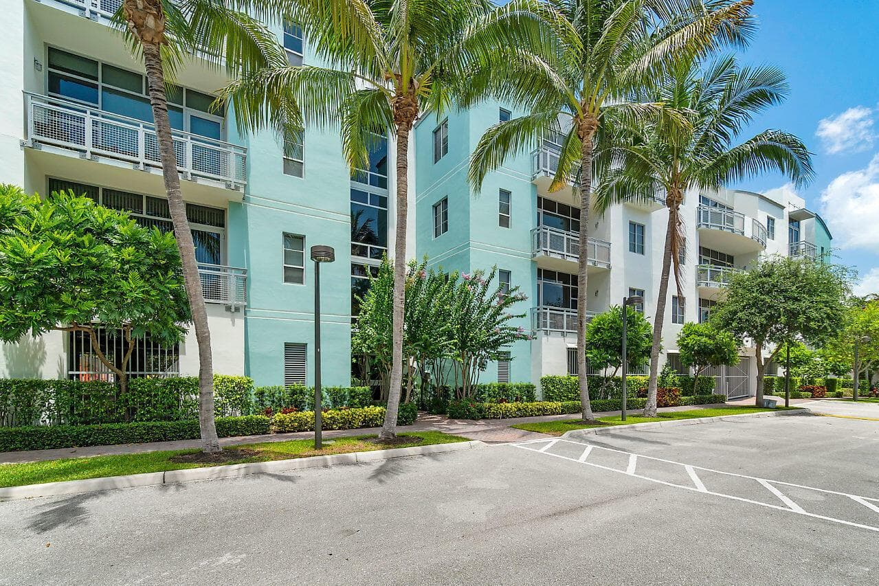 001-335SE6thAve-DelrayBeach-FL-small