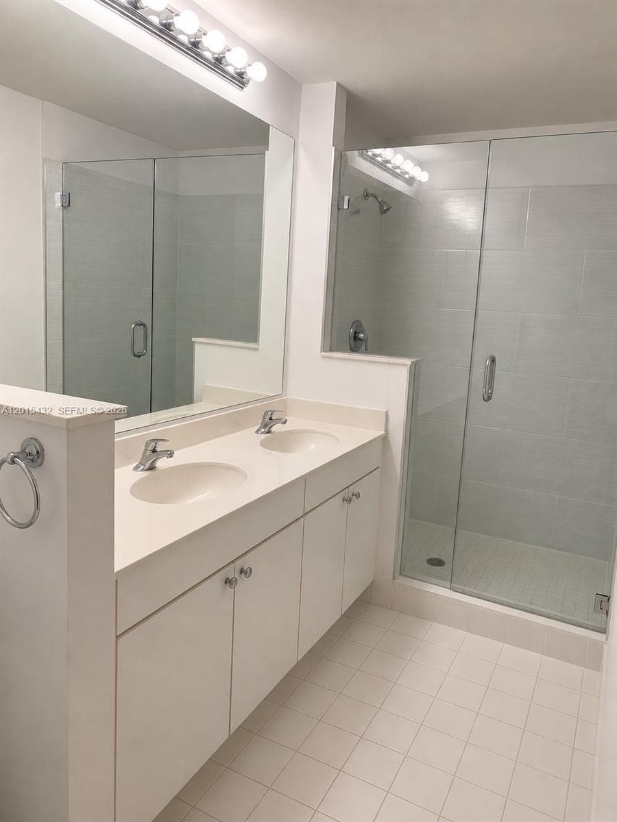 Porto Bellagio · #2620 in Sunny Isles Beach - Photo 26