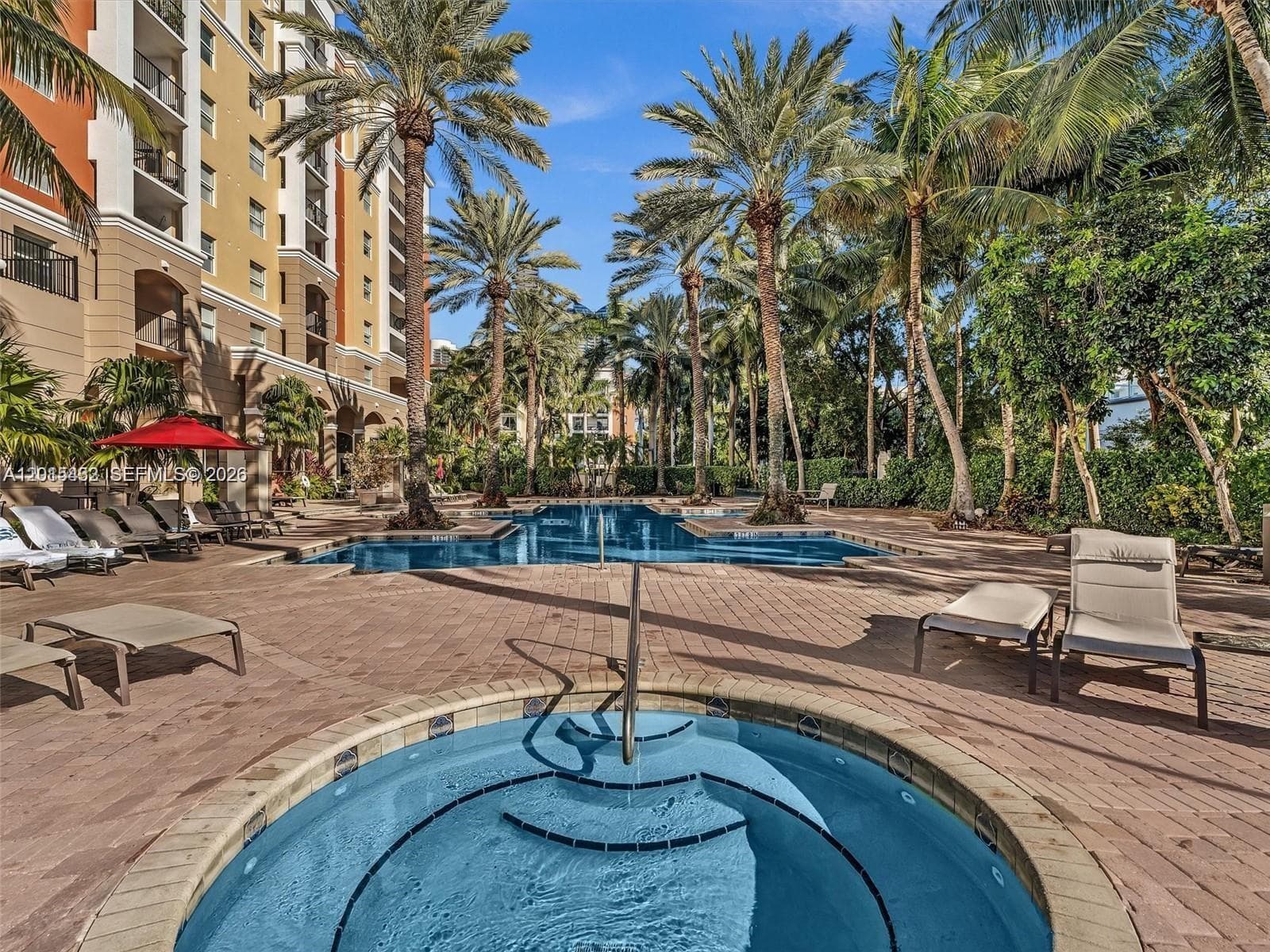 And on top of it all, this jacuzzi overlooks the bay!