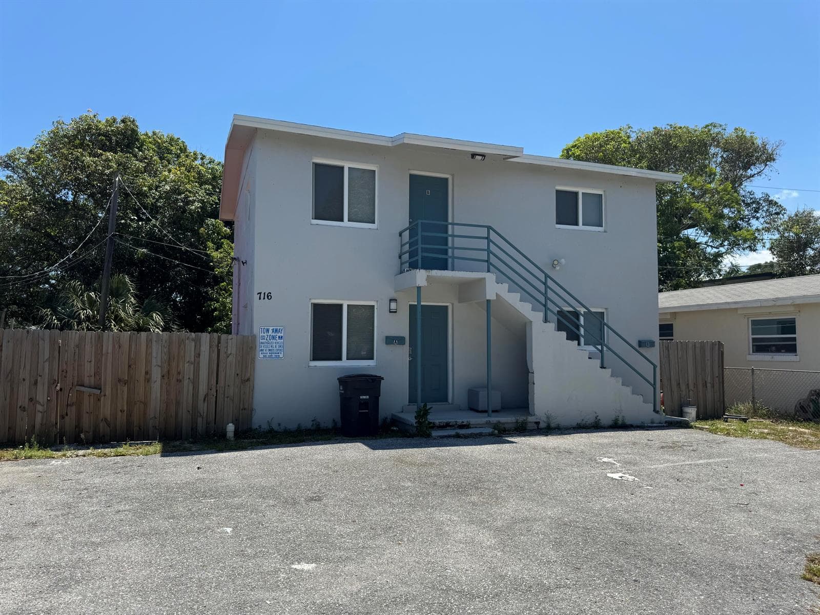 Front 716 22nd St