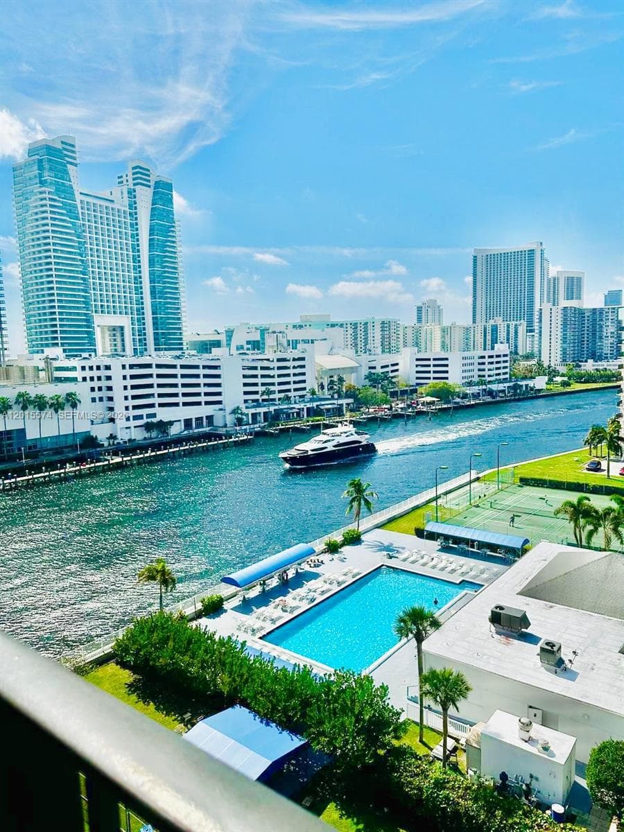 TOWERS OF OCEANVIEW SOUTH · #1018 in Hallandale Beach - Photo 17
