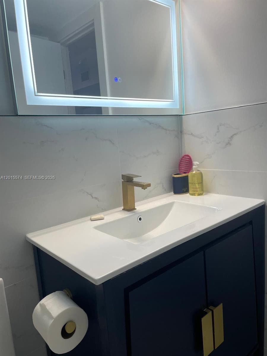 TOWERS OF OCEANVIEW SOUTH · #1018 in Hallandale Beach - Photo 15
