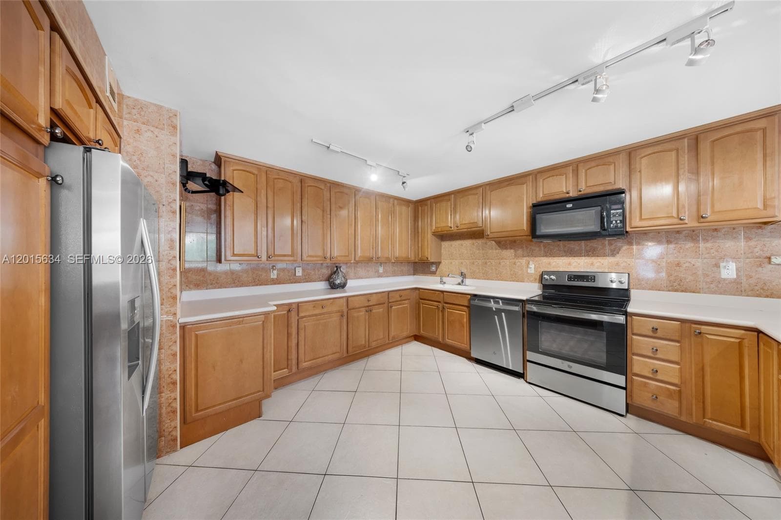 OLYMPUS CONDO · #212 in Hallandale Beach - Photo 8