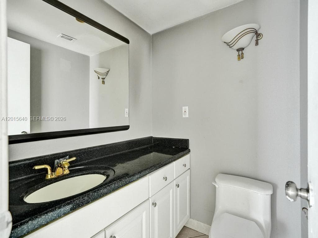ARLEN HOUSE CONDO · #906 in Sunny Isles Beach - Photo 28