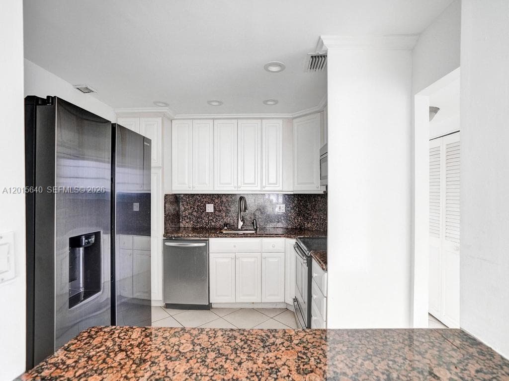 ARLEN HOUSE CONDO · #906 in Sunny Isles Beach - Photo 30