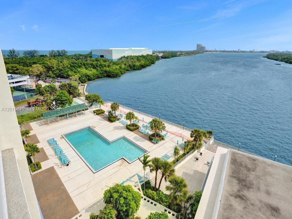 ARLEN HOUSE CONDO · #906 in Sunny Isles Beach - Photo 19