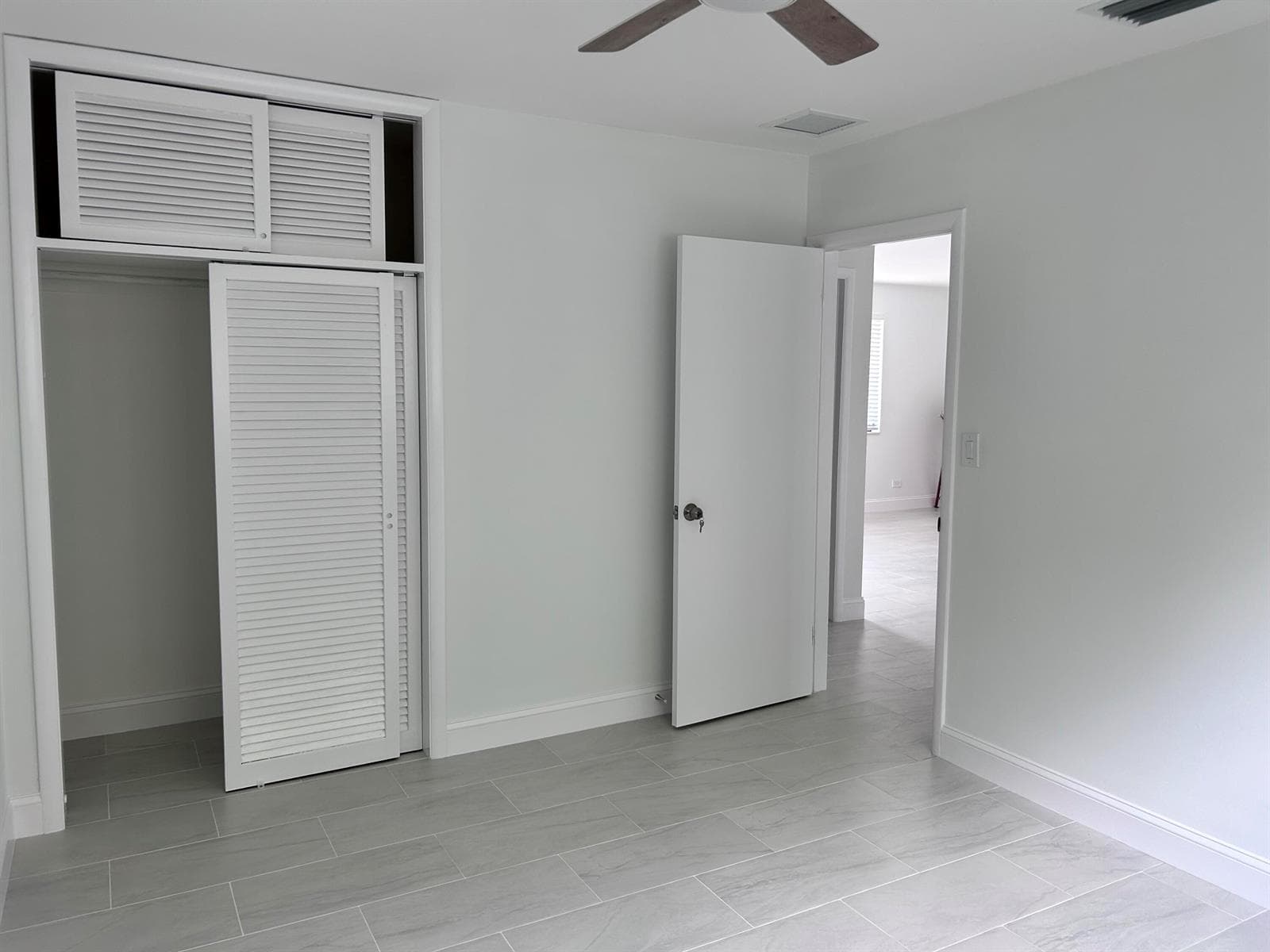 Bed closet unit 2