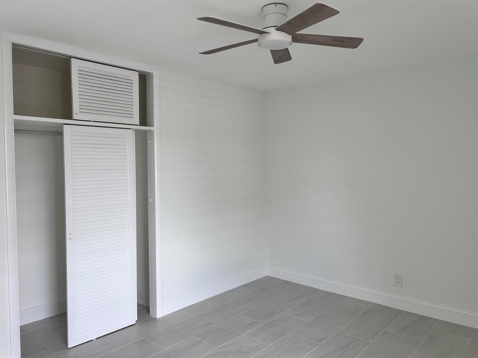 Bed Closet unit 2 dup