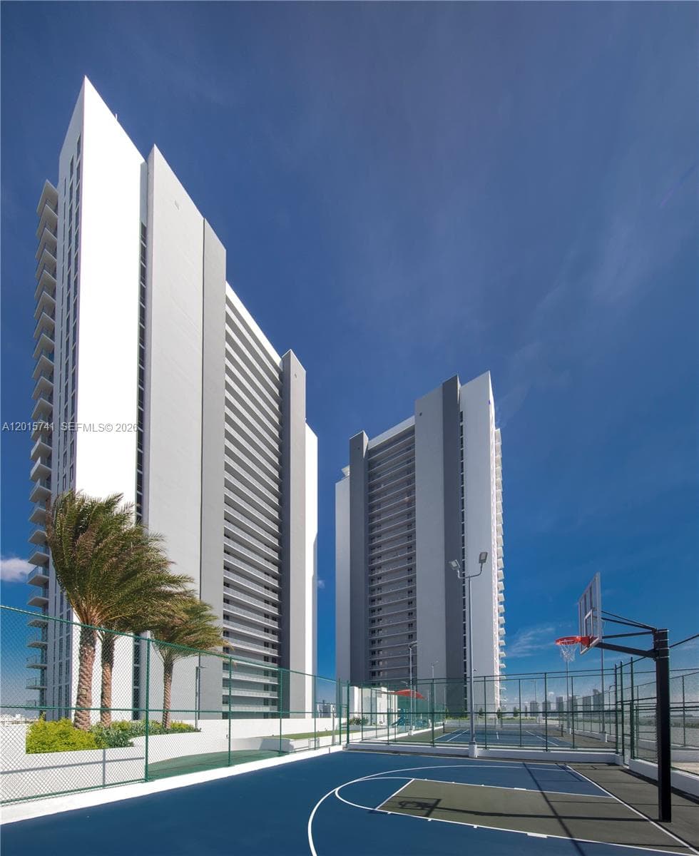 The Harbour South Condo · #519 in North Miami Beach - Photo 28