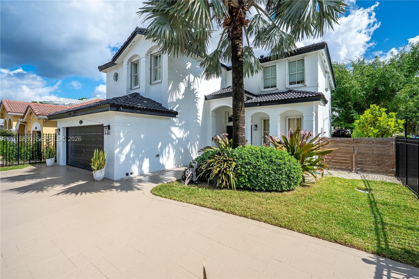 1733 SW 151st Pl photo 6