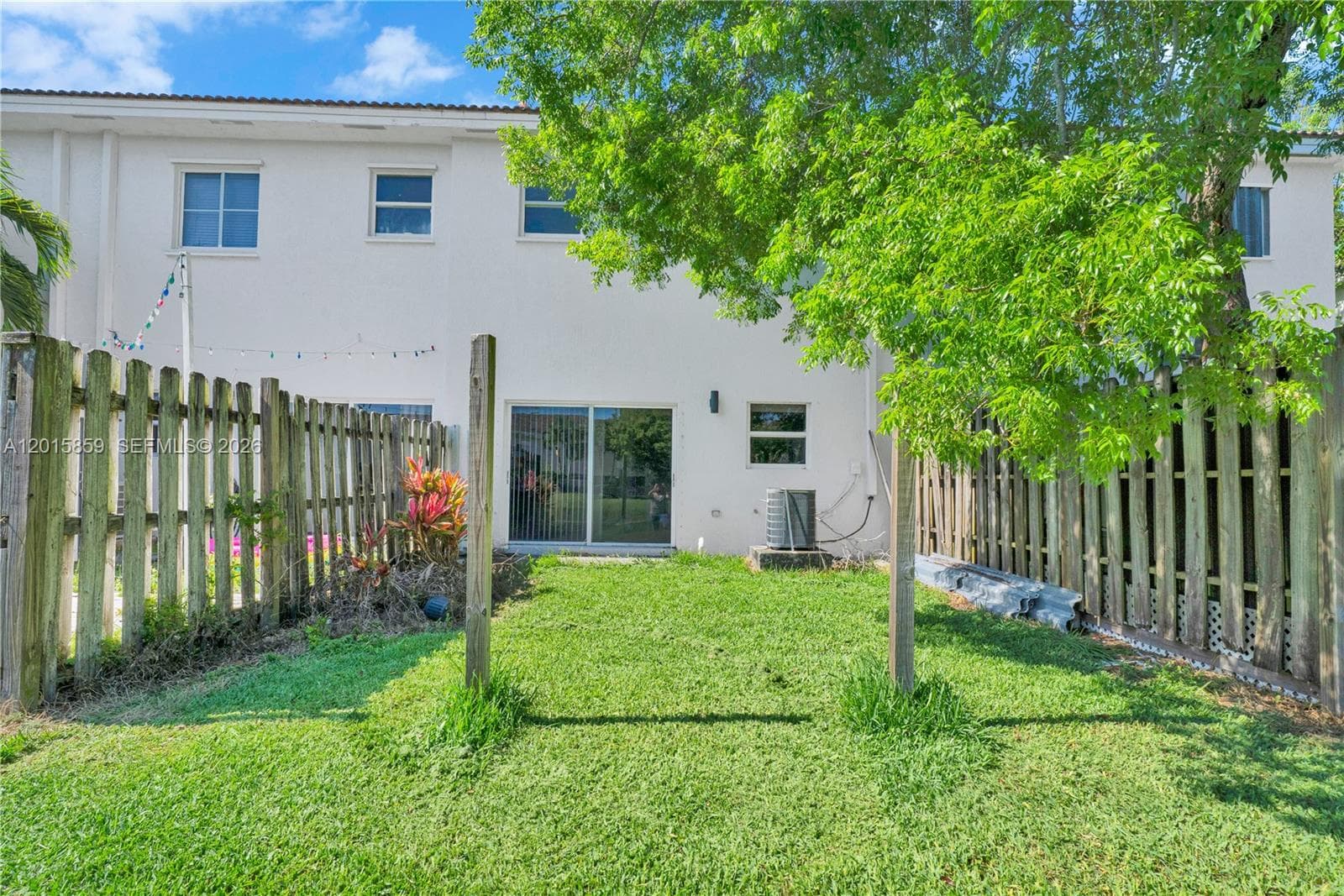 1660 SE 30th St photo 36