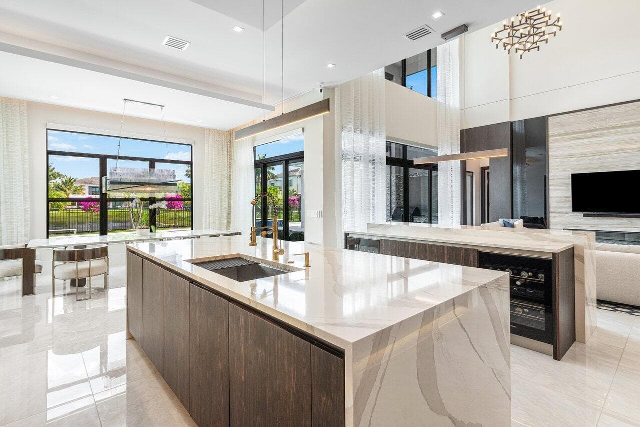 013-9625VescovatoWay-BocaRaton-FL-33496-