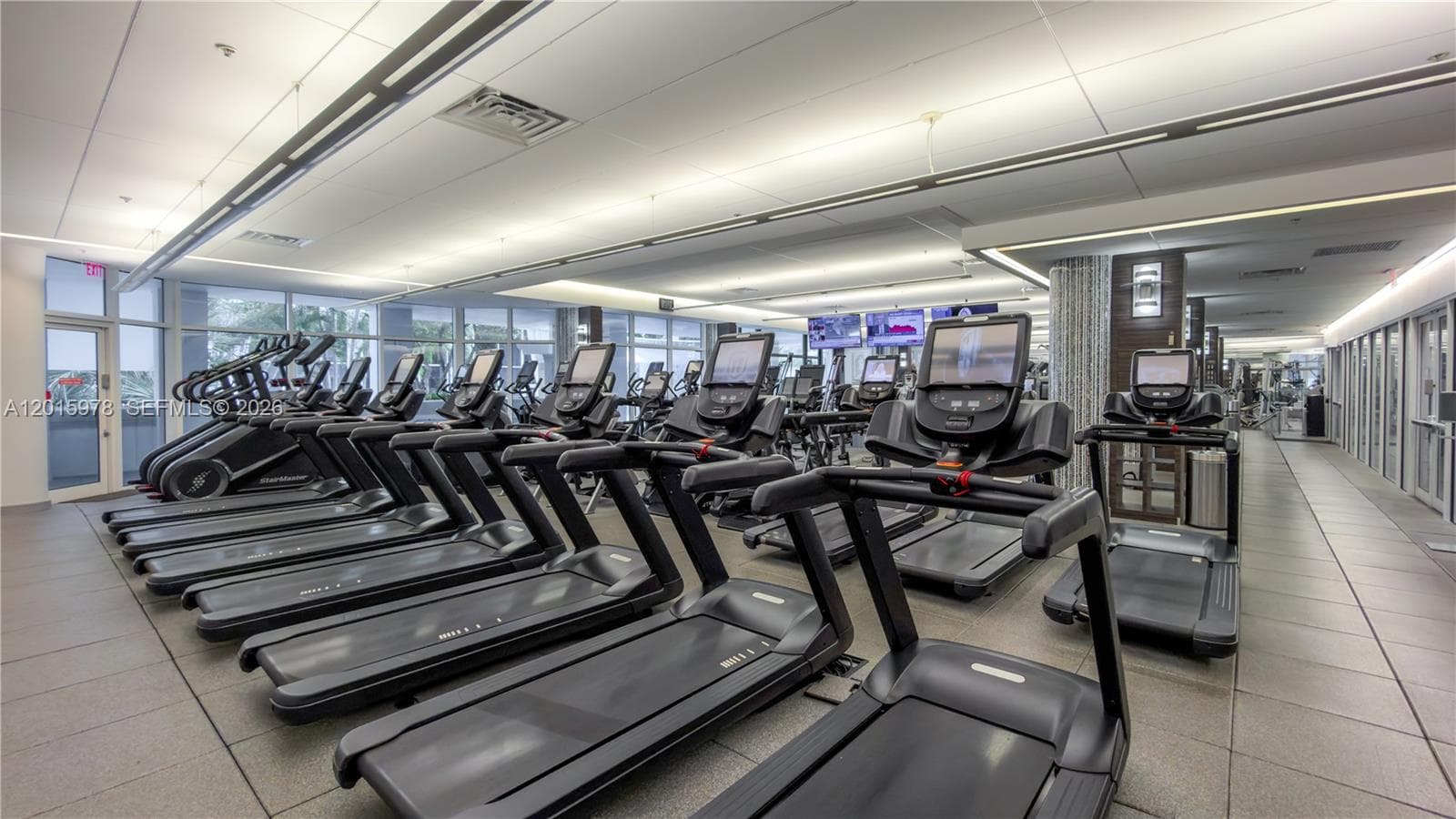 SOUTH TOWER AT THE POINT · #1707 in Aventura - Photo 32