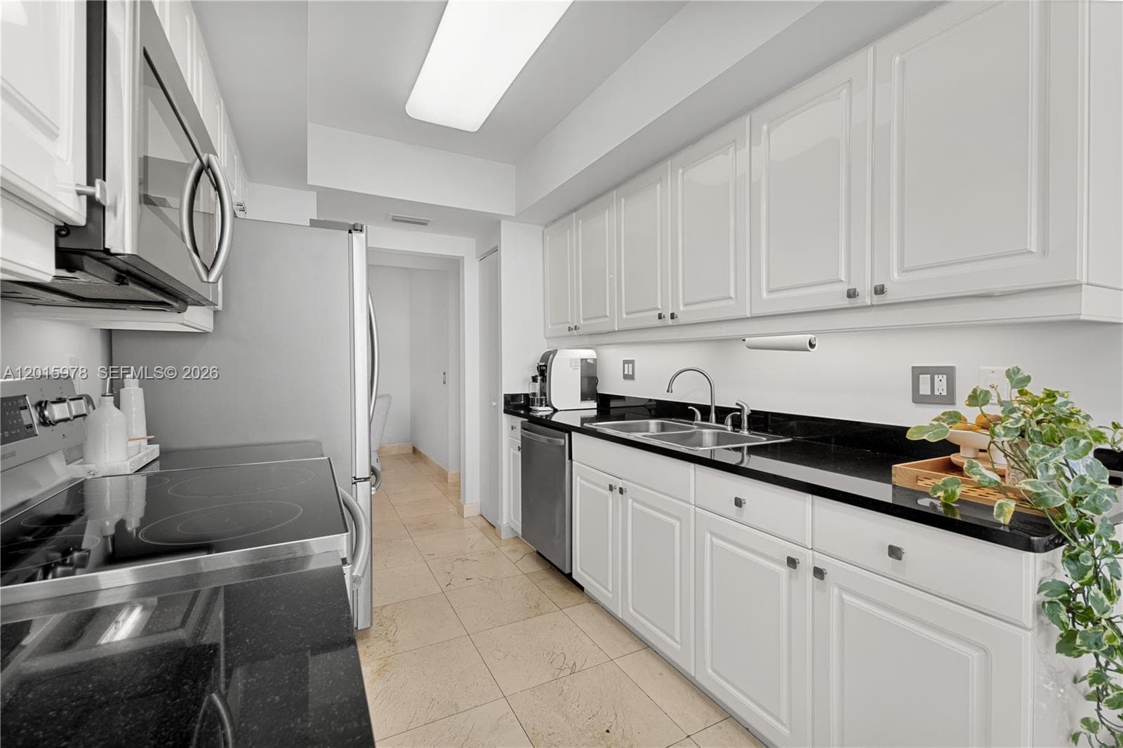 SOUTH TOWER AT THE POINT · #1707 in Aventura - Photo 11