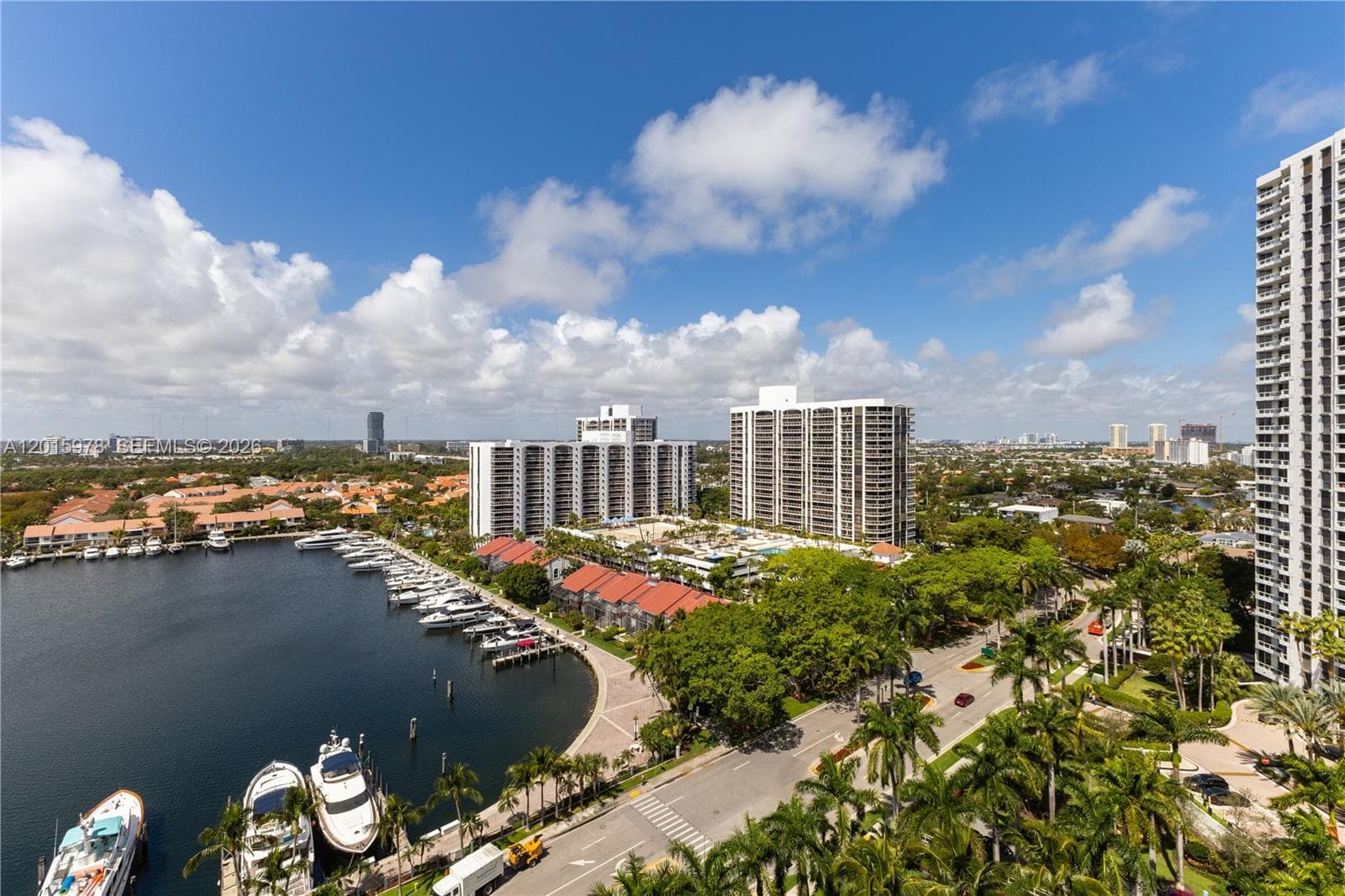 SOUTH TOWER AT THE POINT · #1707 in Aventura - Photo 25