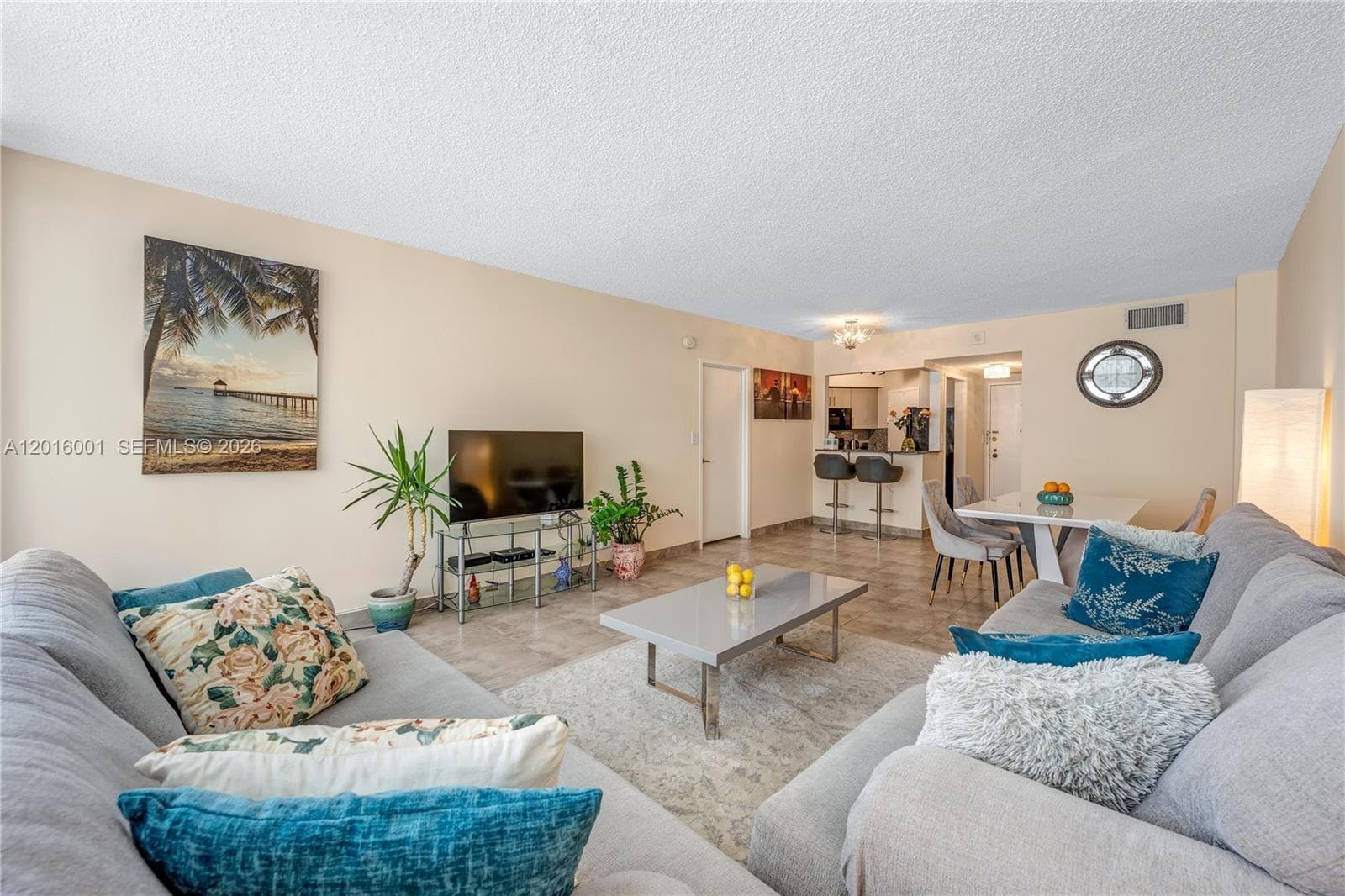 SEA AIR TOWERS CONDO · #1015 in Hollywood - Photo 6