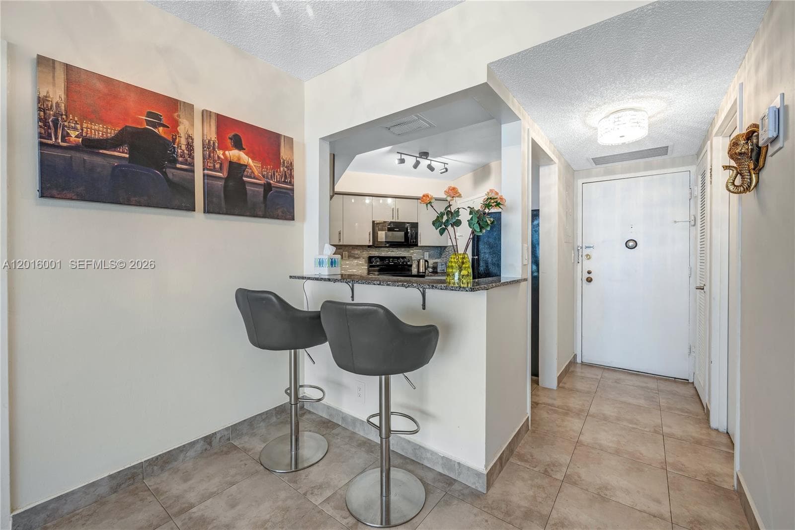 SEA AIR TOWERS CONDO · #1015 in Hollywood - Photo 7