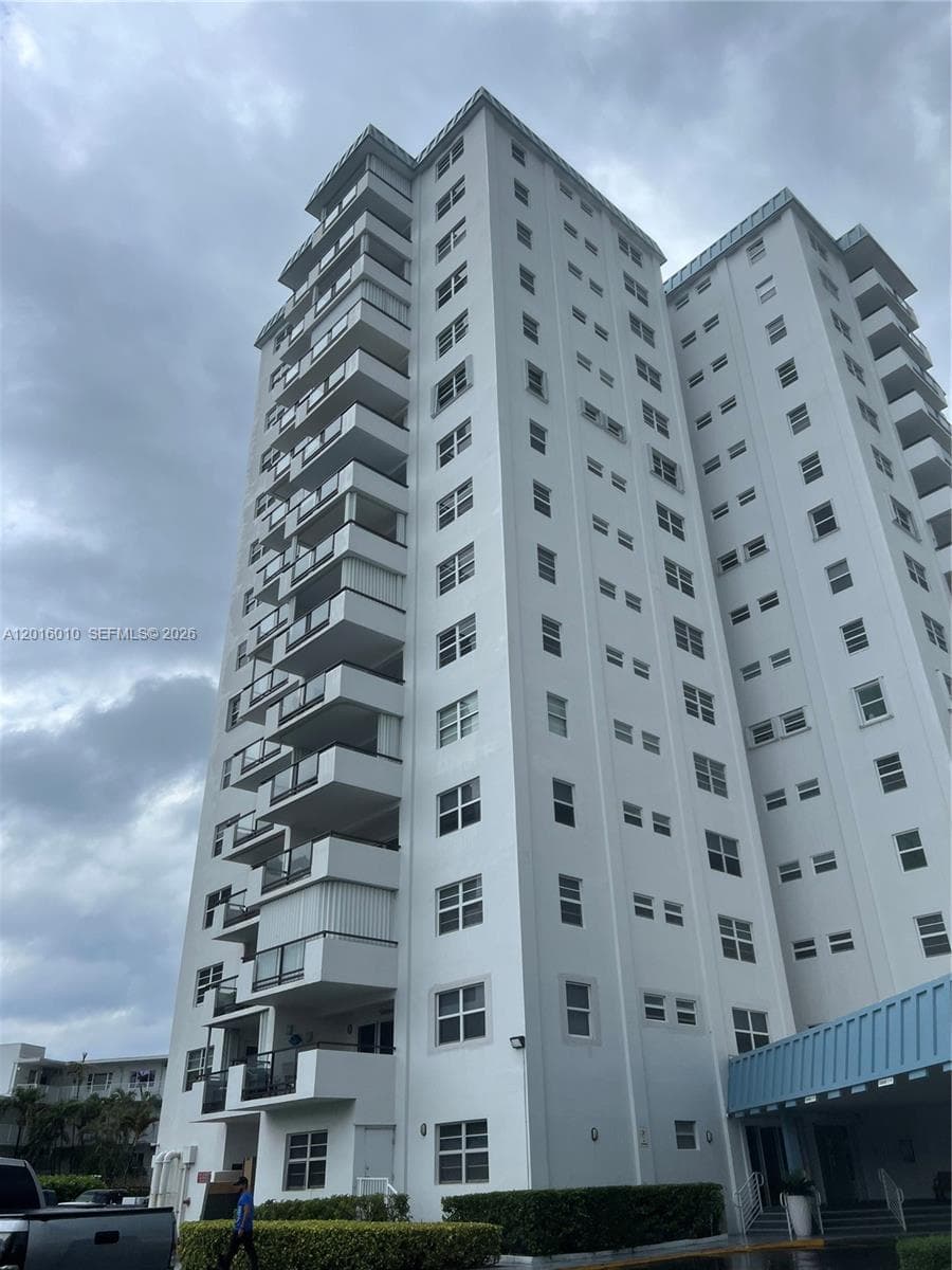 LEISURE TOWERS CONDO · #508 in Lauderdale By The Sea - Photo 2
