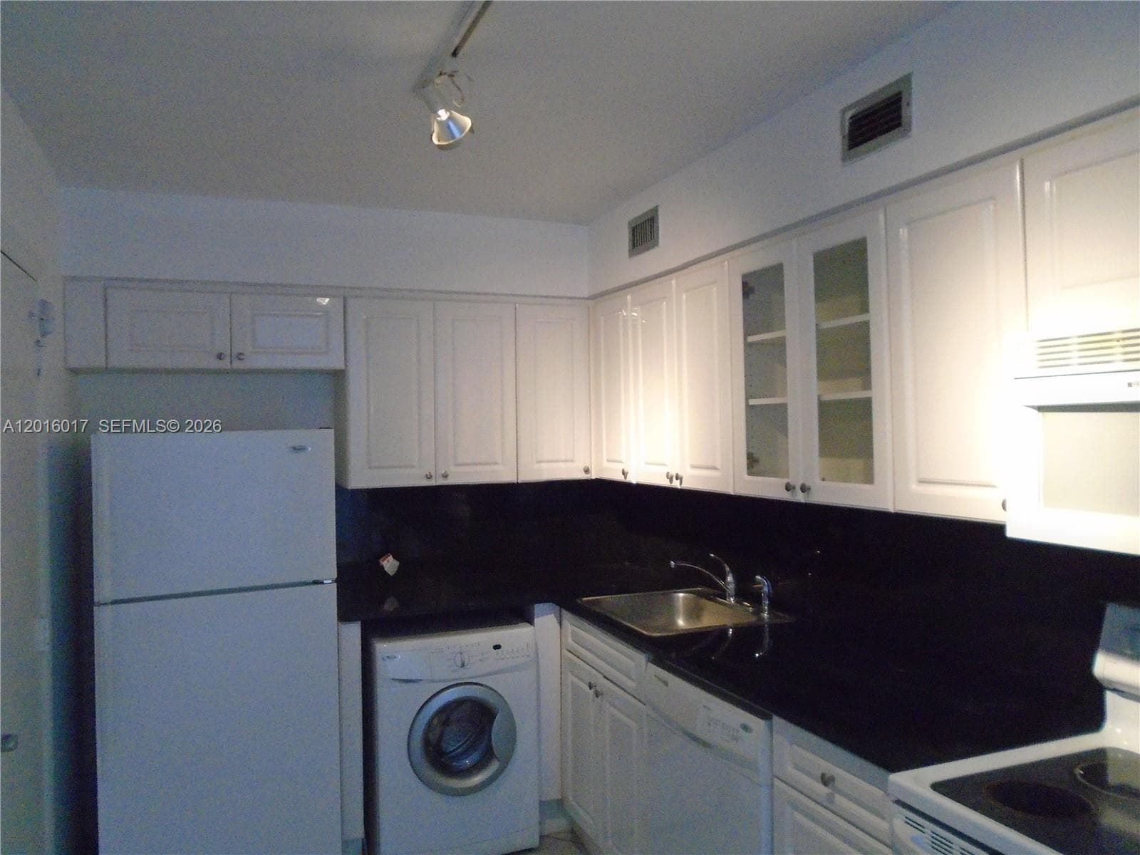 Aquasol Condominium · #6R in Miami Beach - Photo 26