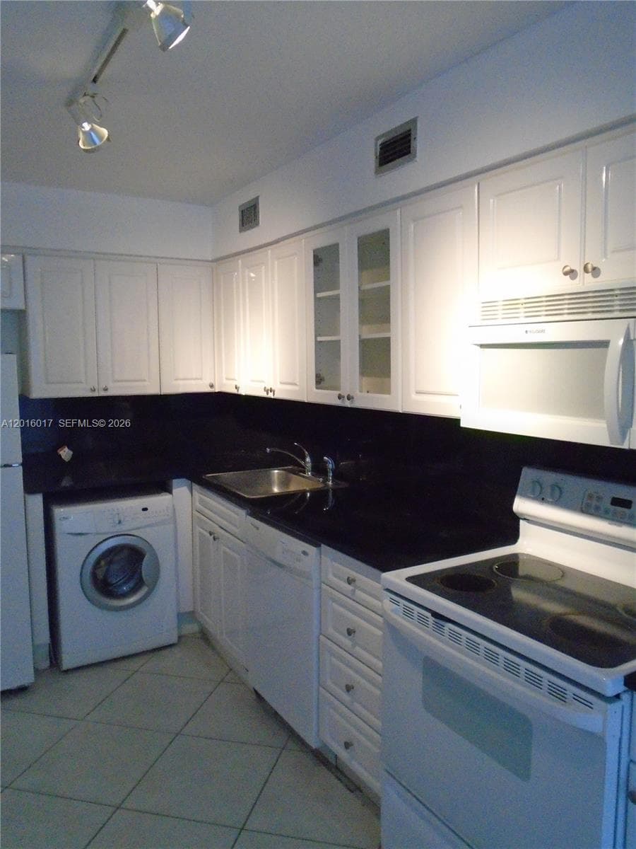 Aquasol Condominium · #6R in Miami Beach - Photo 22