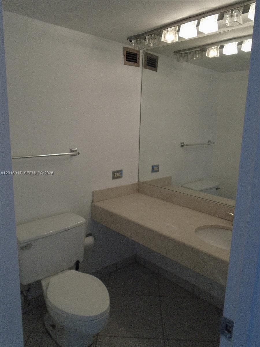 Aquasol Condominium · #6R in Miami Beach - Photo 20