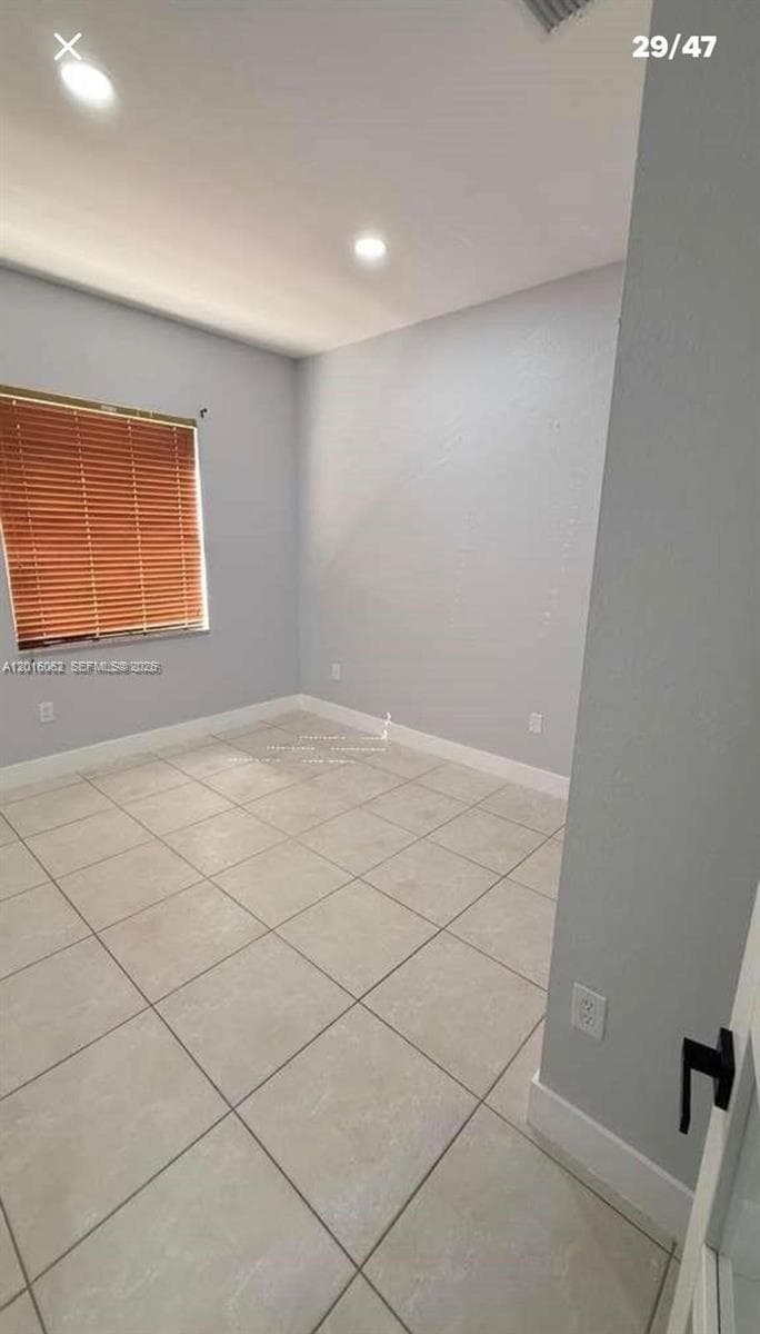 2120 NE 37th Rd #1 photo 18