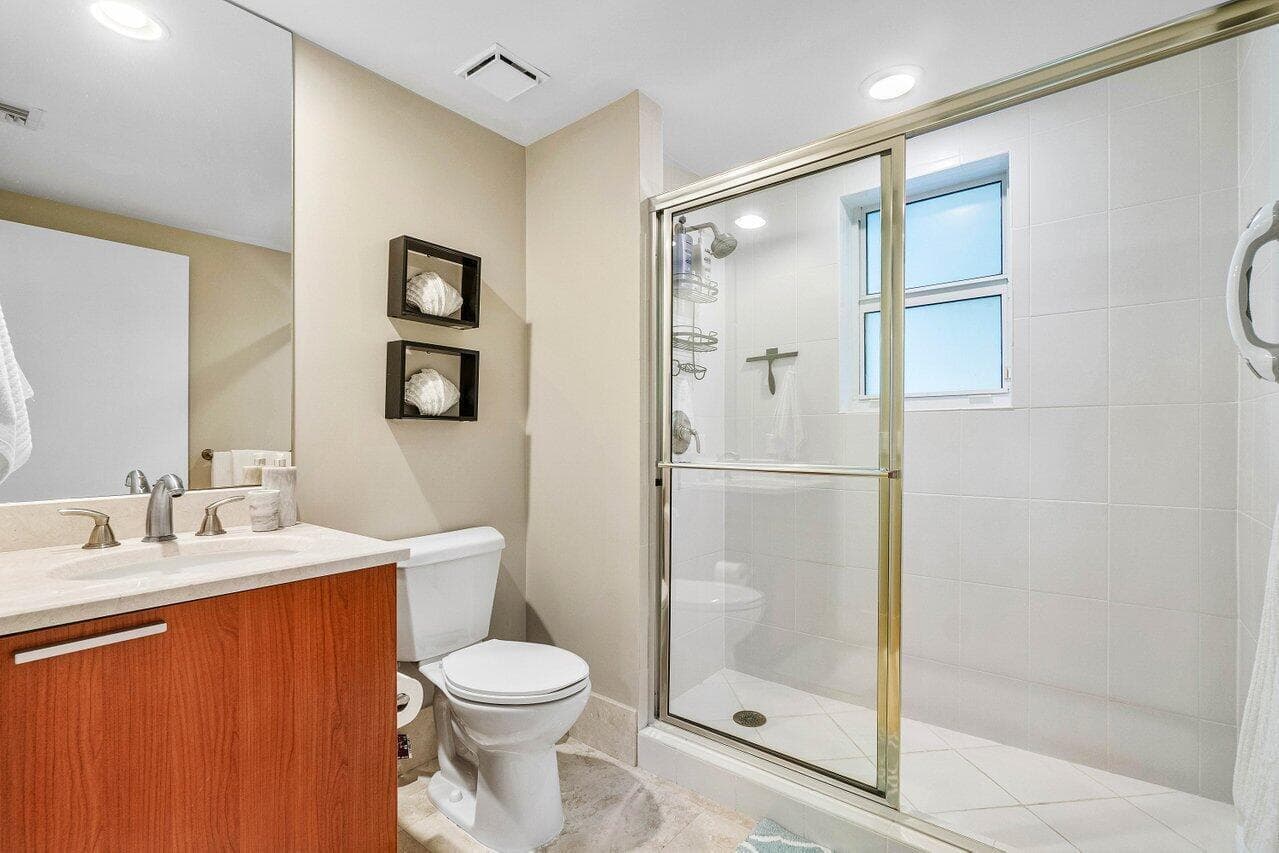 Guest 2 Bath