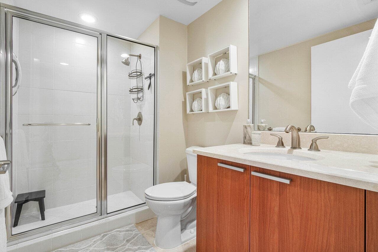 Guest 1 Bath