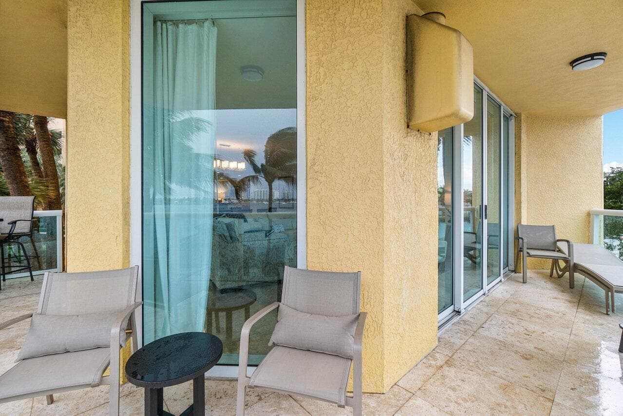 039-2650LakeShoreDrive-206-RivieraBeach-