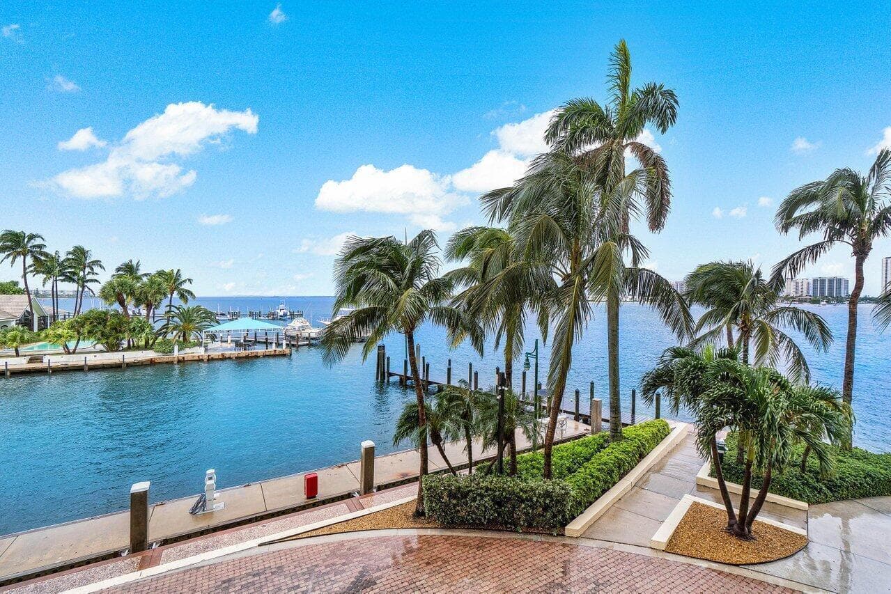 035-2650LakeShoreDrive-206-RivieraBeach-