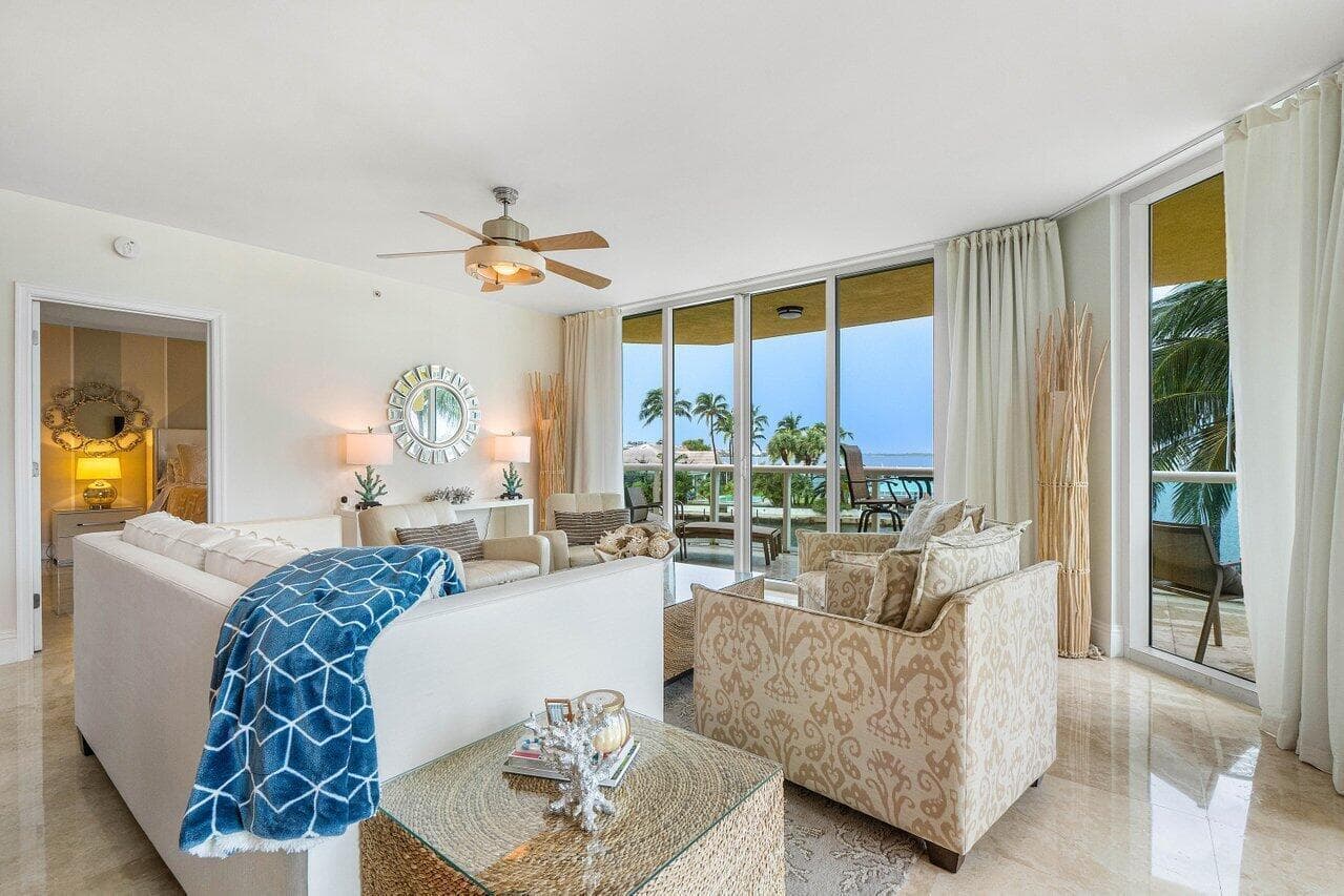 004-2650LakeShoreDrive-206-RivieraBeach-