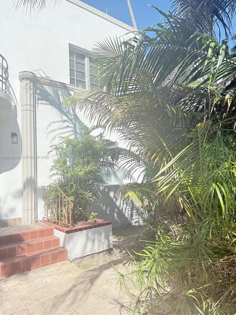 Greta Condo · #3 in Miami Beach - Photo 3