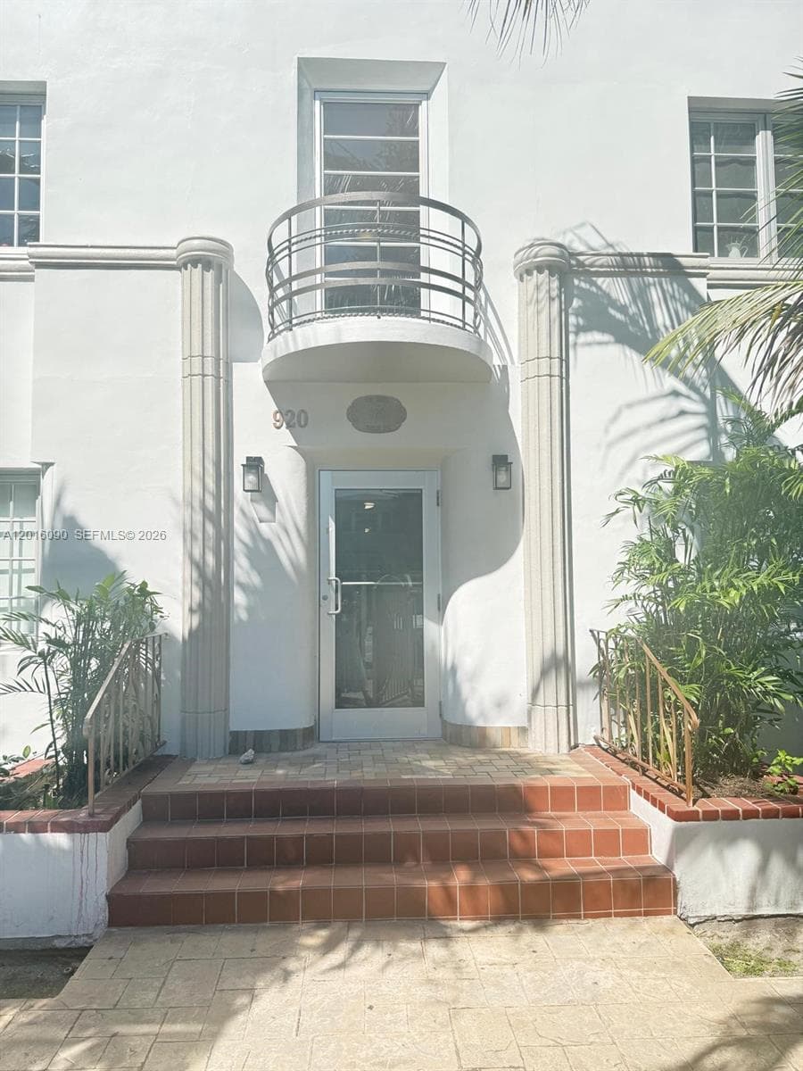 Greta Condo · #3 in Miami Beach - Photo 1