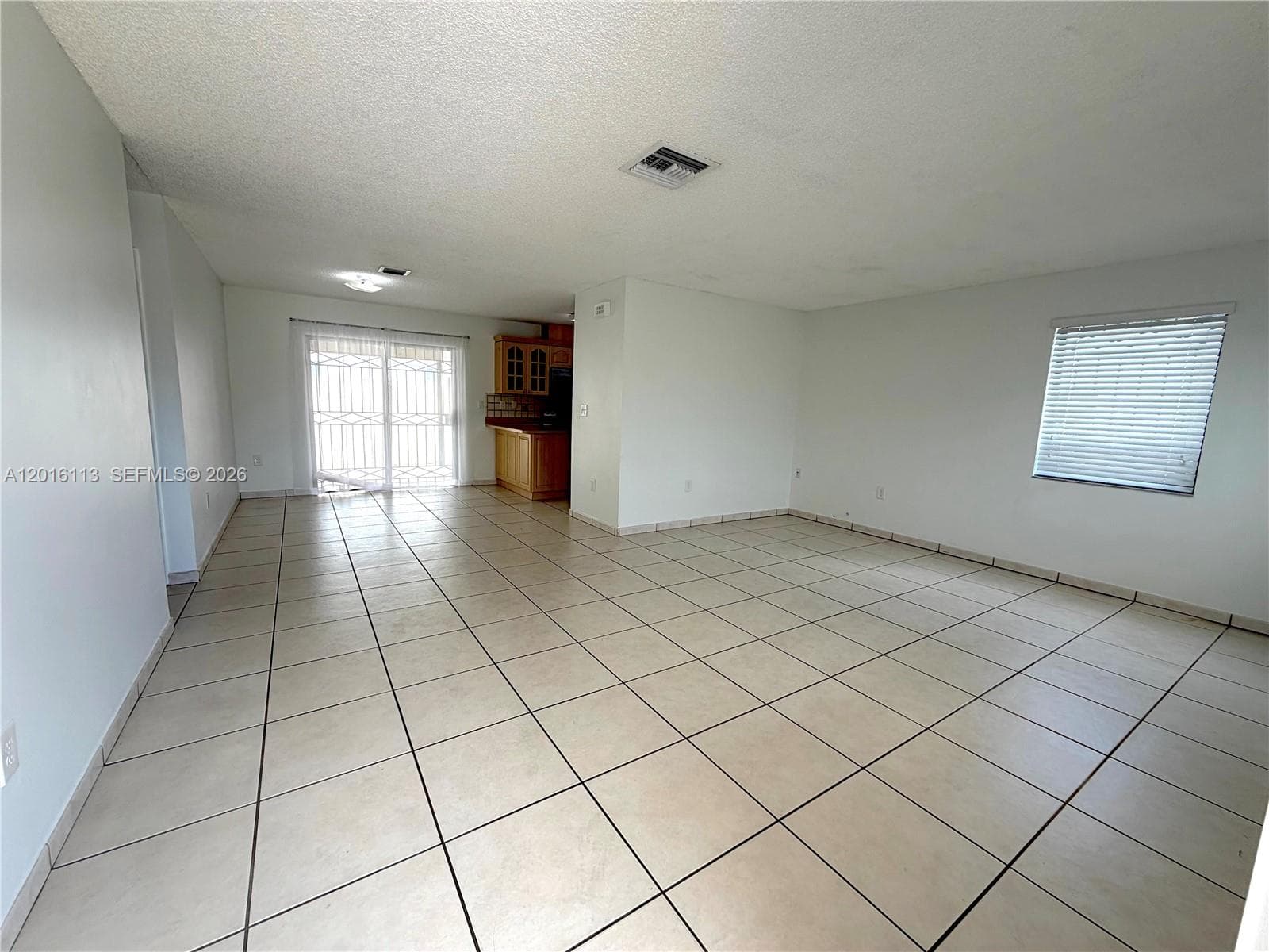 MARKET CONDO in Miami - Photo 2