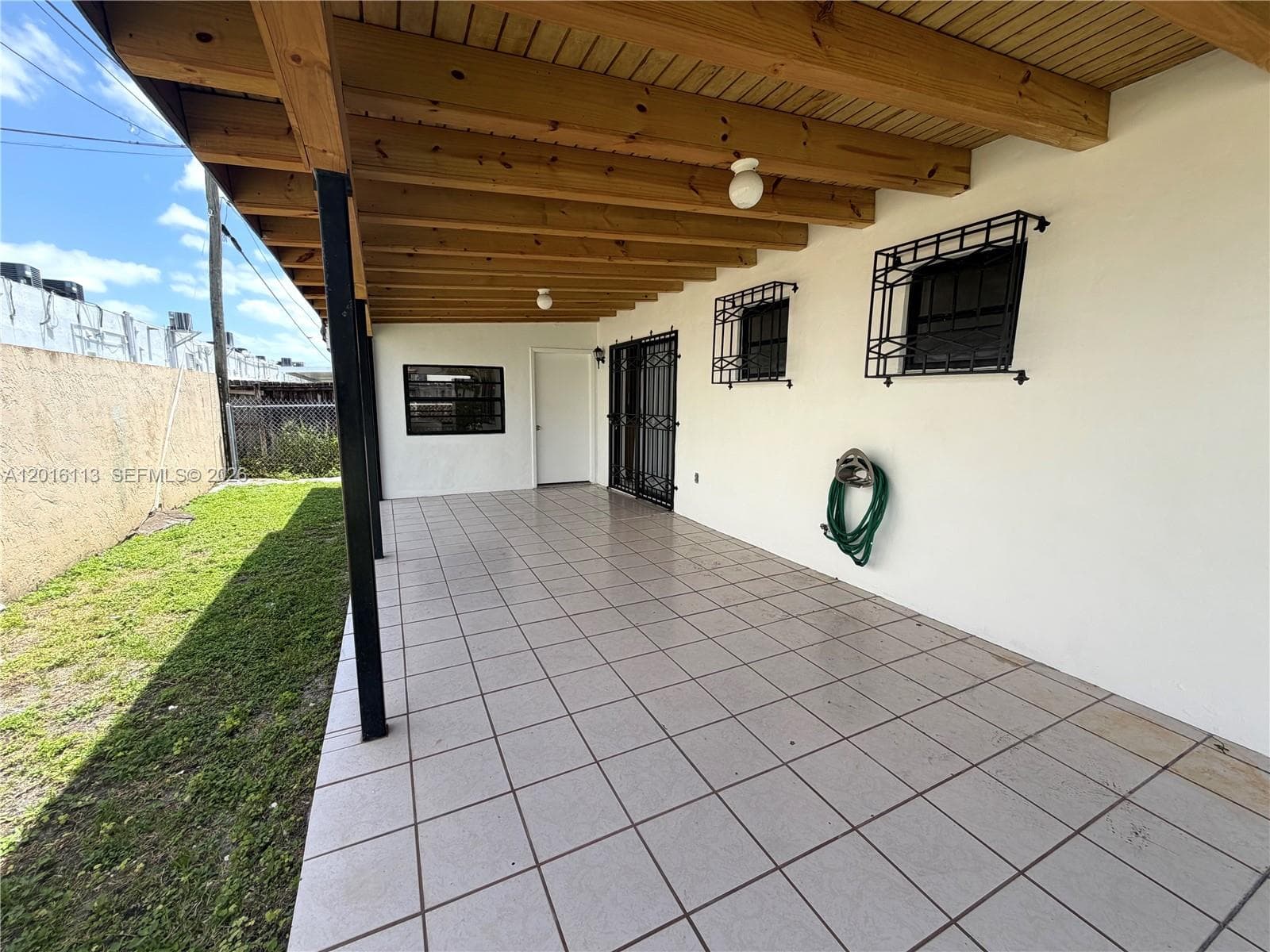 MARKET CONDO in Miami - Photo 3