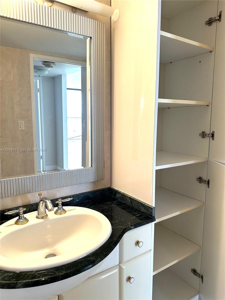 WINSTON TOWERS 600 CONDO · #2411 in Sunny Isles Beach - Photo 23