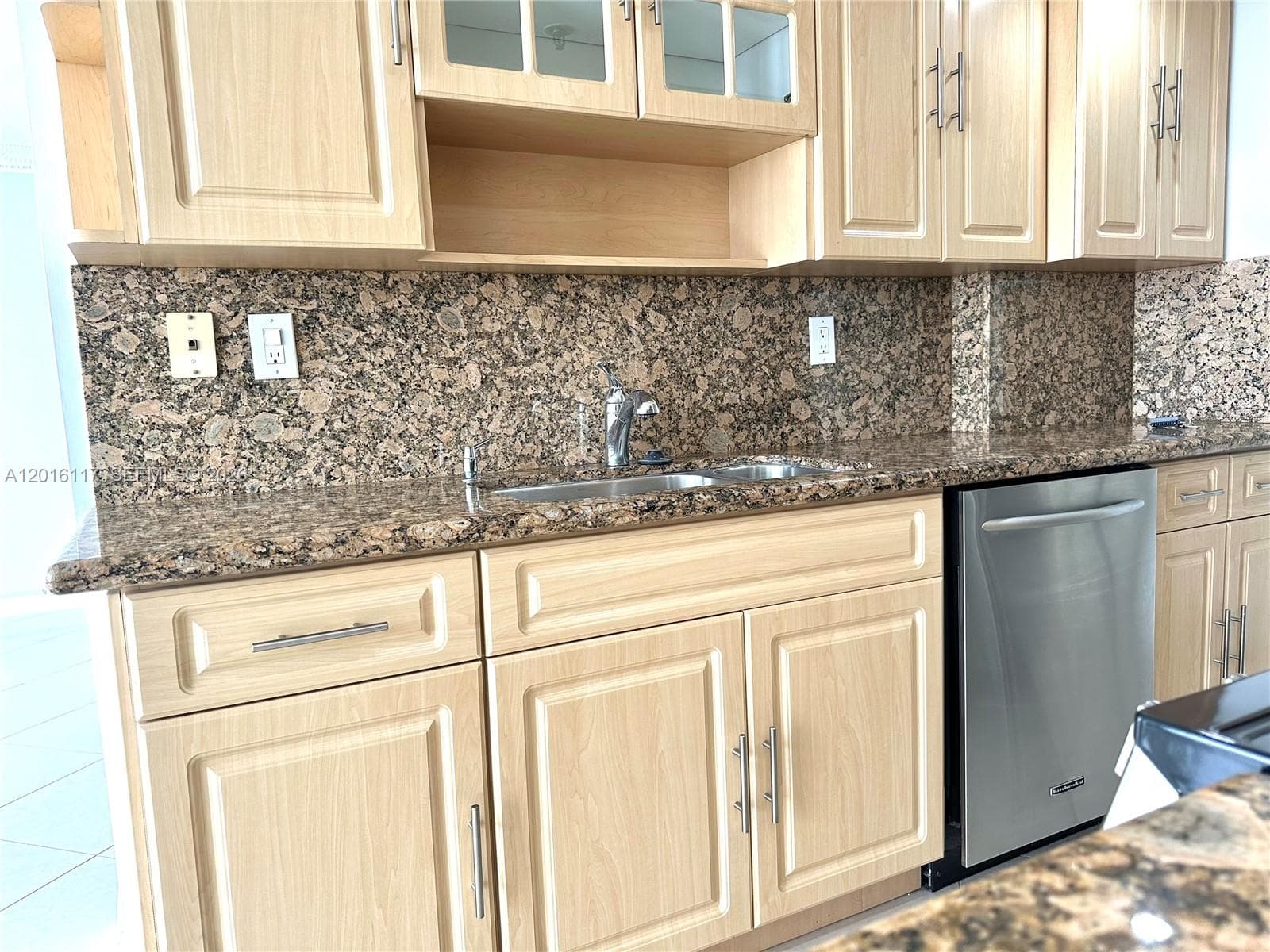 WINSTON TOWERS 600 CONDO · #2411 in Sunny Isles Beach - Photo 6