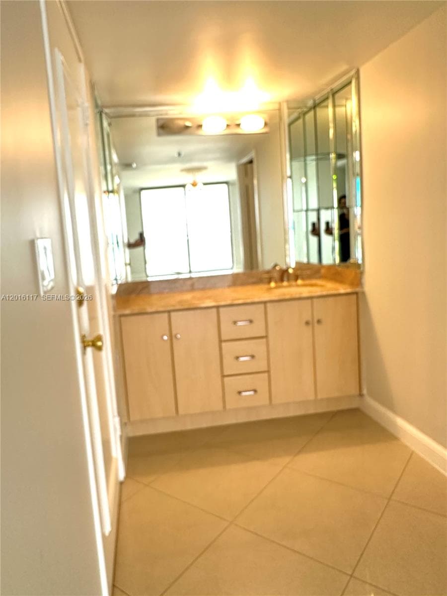 WINSTON TOWERS 600 CONDO · #2411 in Sunny Isles Beach - Photo 13