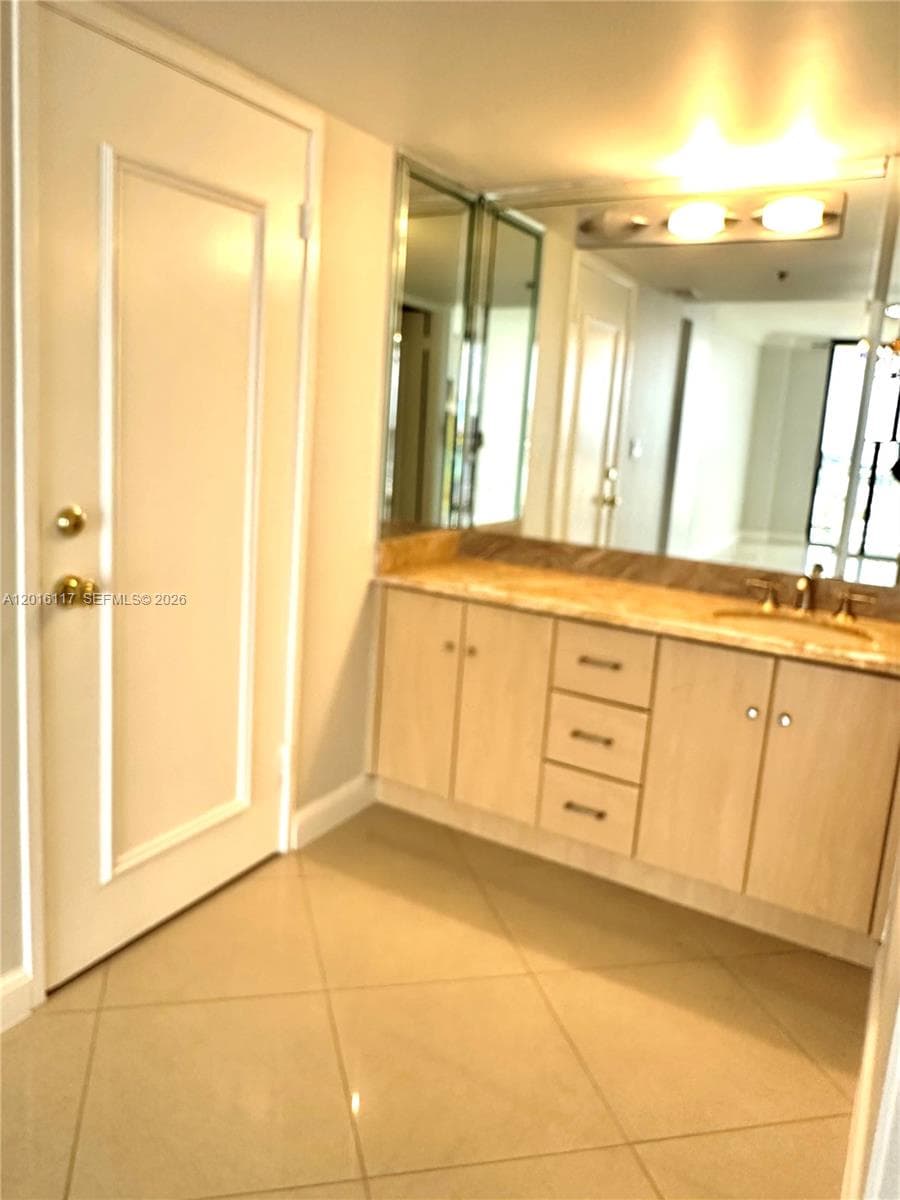 WINSTON TOWERS 600 CONDO · #2411 in Sunny Isles Beach - Photo 12