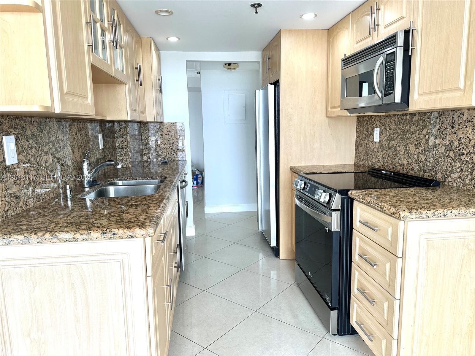 WINSTON TOWERS 600 CONDO · #2411 in Sunny Isles Beach - Photo 5