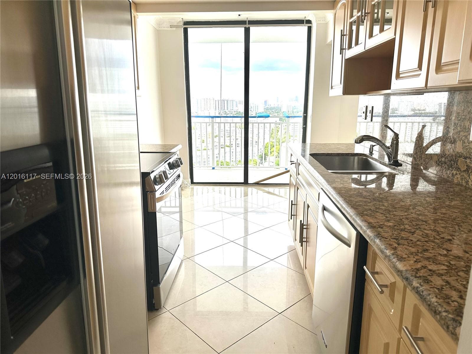 WINSTON TOWERS 600 CONDO · #2411 in Sunny Isles Beach - Photo 10