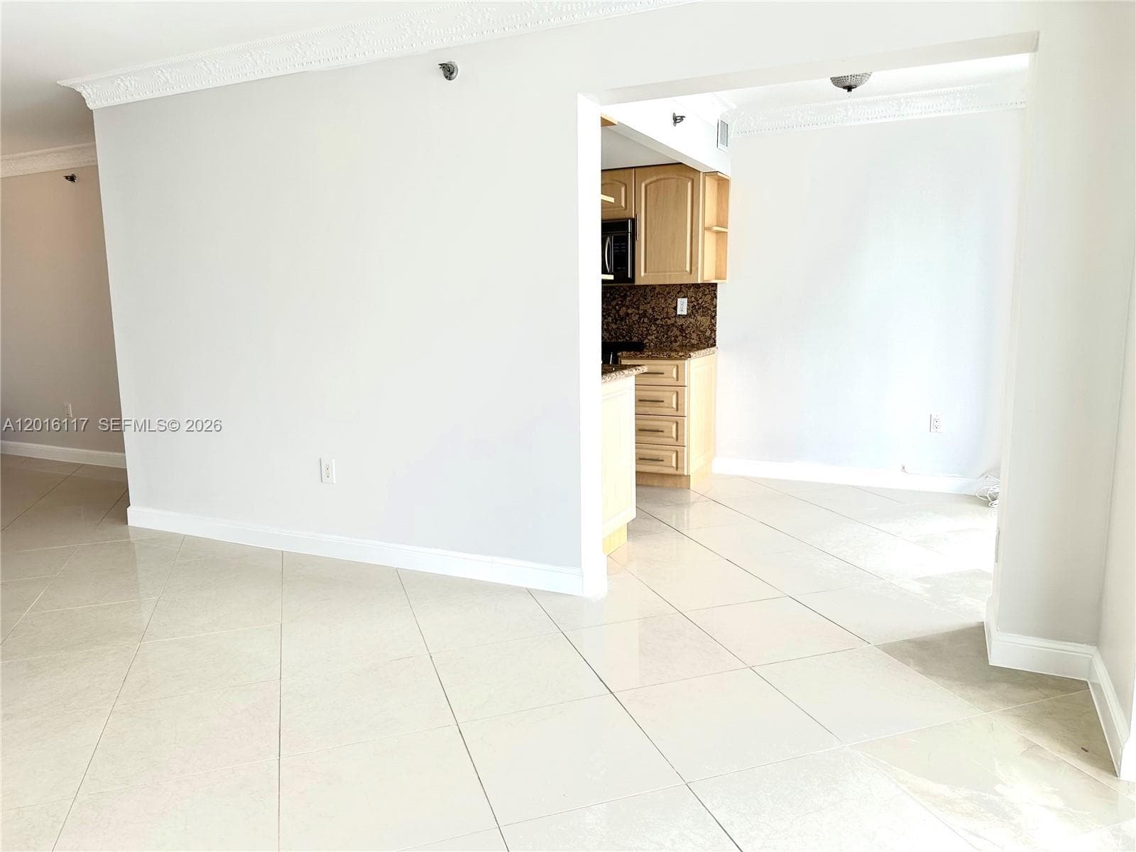 WINSTON TOWERS 600 CONDO · #2411 in Sunny Isles Beach - Photo 4